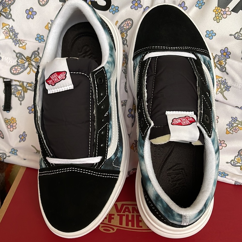 Vans Men’s Old Skool Over
Tie-Dye Black/Multi
VN0A7Q5EBMV Platforms - Picture 13 of 16